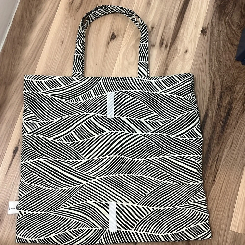 🌺Aloha foldable reversible lined tote - Picture 4 of 9